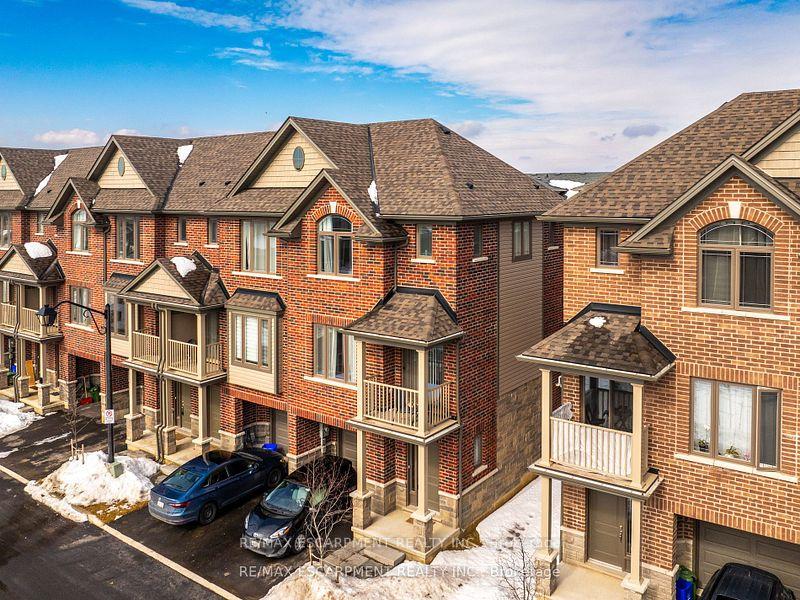 Photo 5 of Unit 8, 19 Picardy Drive, Hamilton, Stoney Creek — HOMEH