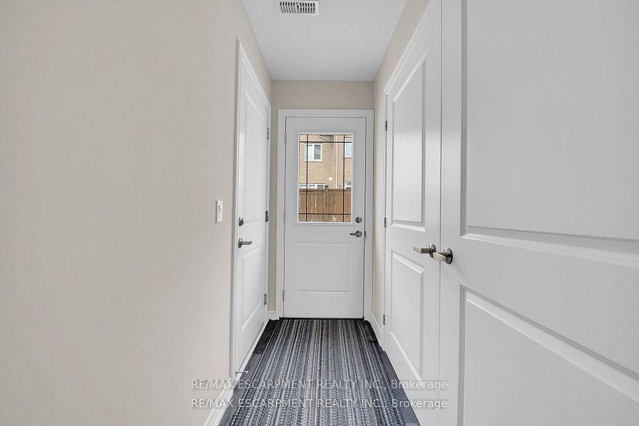 Photo 4 of Unit 8, 19 Picardy Drive, Hamilton, Stoney Creek — HOMEH