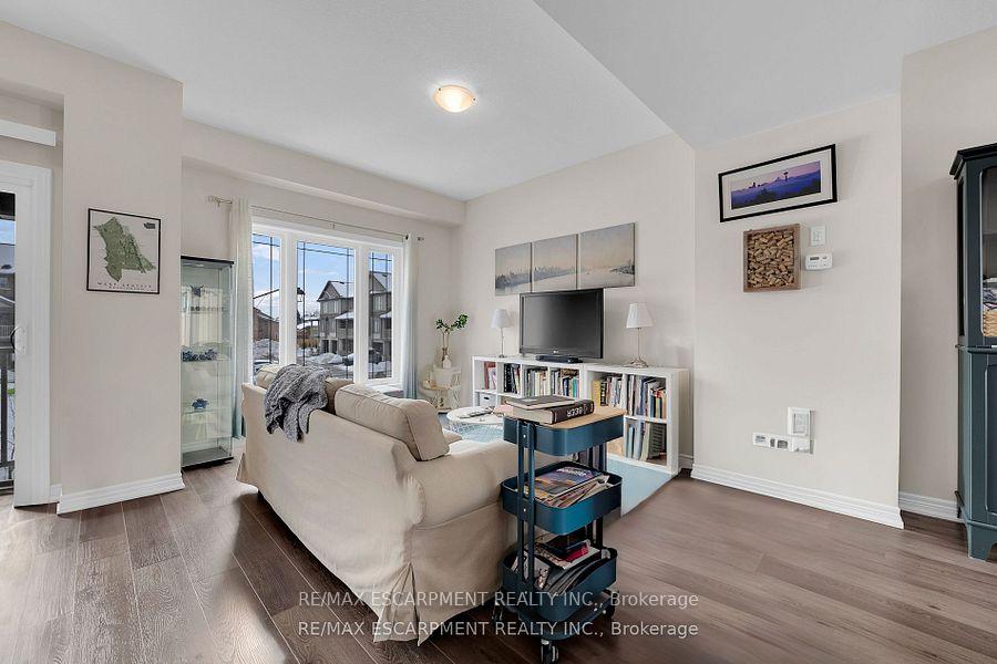 Photo 15 of Unit 8, 19 Picardy Drive, Hamilton, Stoney Creek — HOMEH