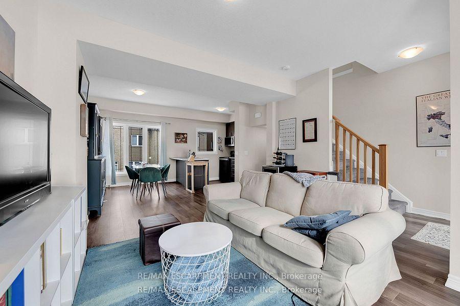 Photo 17 of Unit 8, 19 Picardy Drive, Hamilton, Stoney Creek — HOMEH