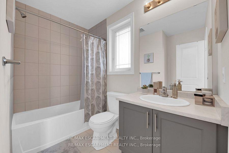 Photo 24 of Unit 8, 19 Picardy Drive, Hamilton, Stoney Creek — HOMEH