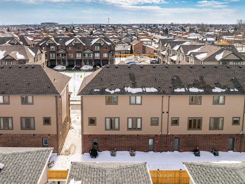 Photo 36 of Unit 8, 19 Picardy Drive, Hamilton, Stoney Creek — HOMEH