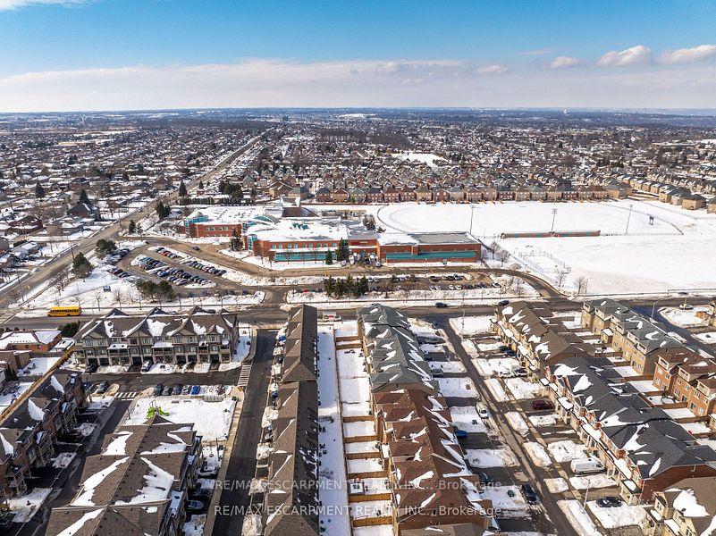 Photo 33 of Unit 8, 19 Picardy Drive, Hamilton, Stoney Creek — HOMEH