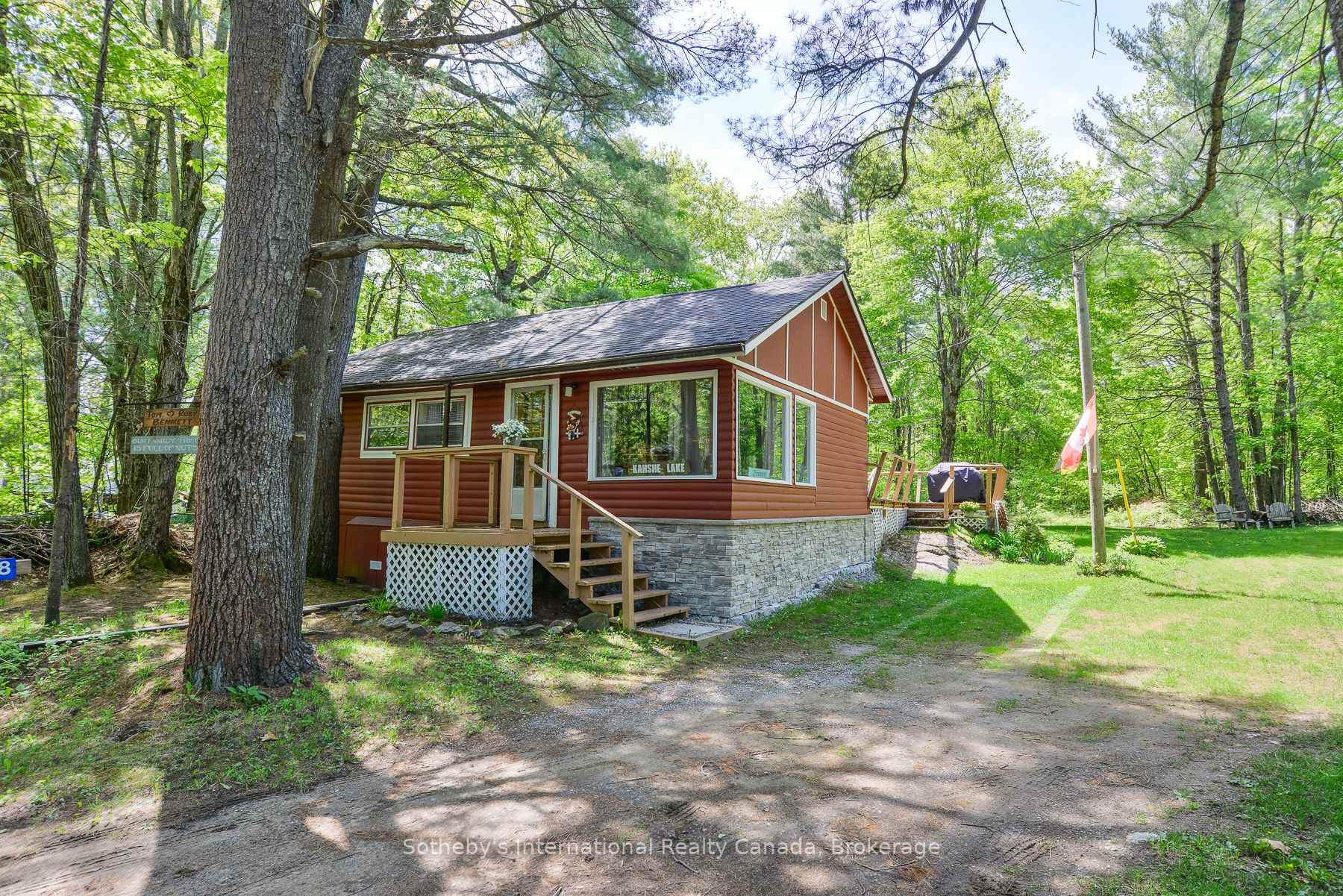 Photo 1 of 1068 Kahshe Lake Rd S, Gravenhurst, Morrison — HOMEH