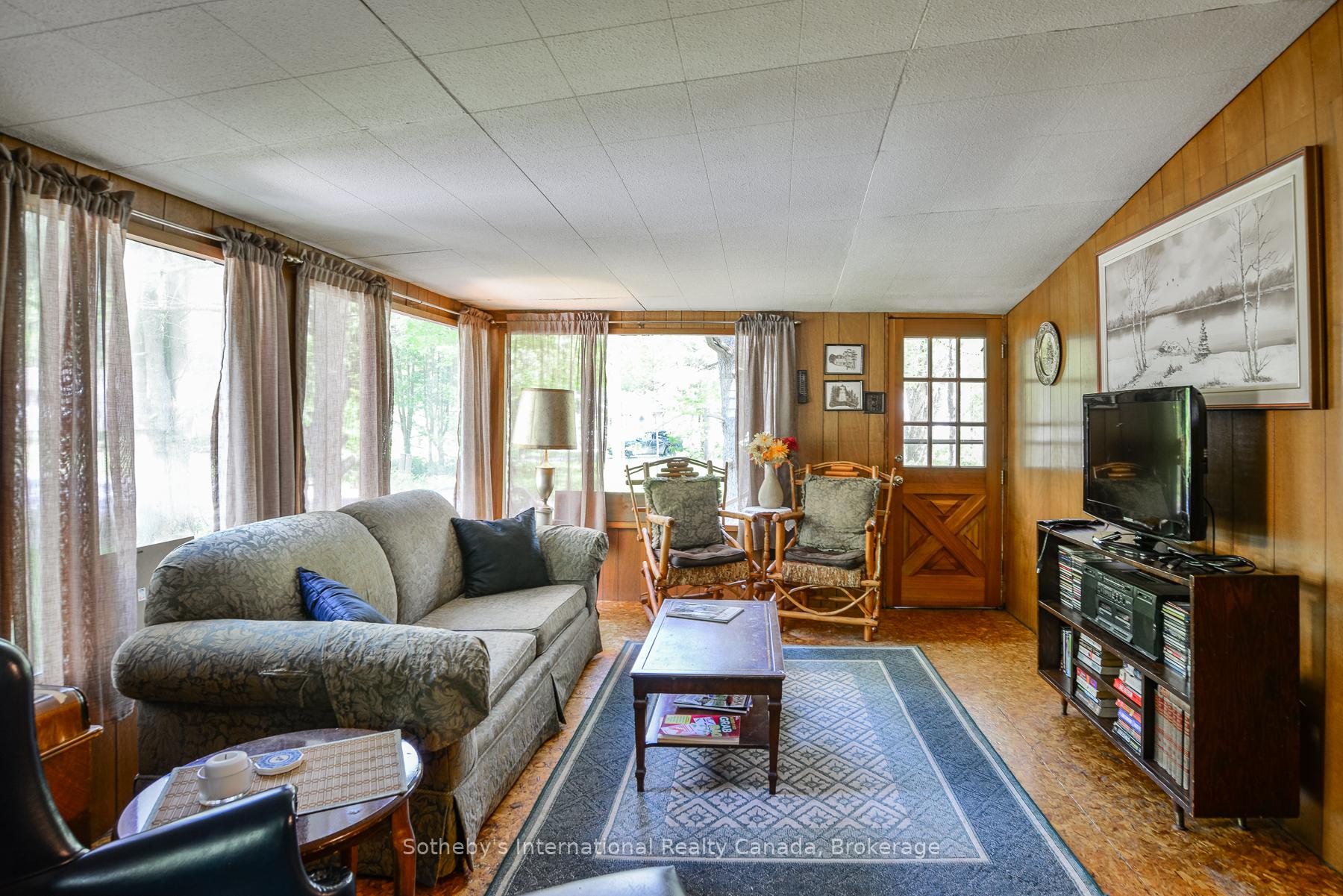 Photo 2 of 1068 Kahshe Lake Rd S, Gravenhurst, Morrison — HOMEH