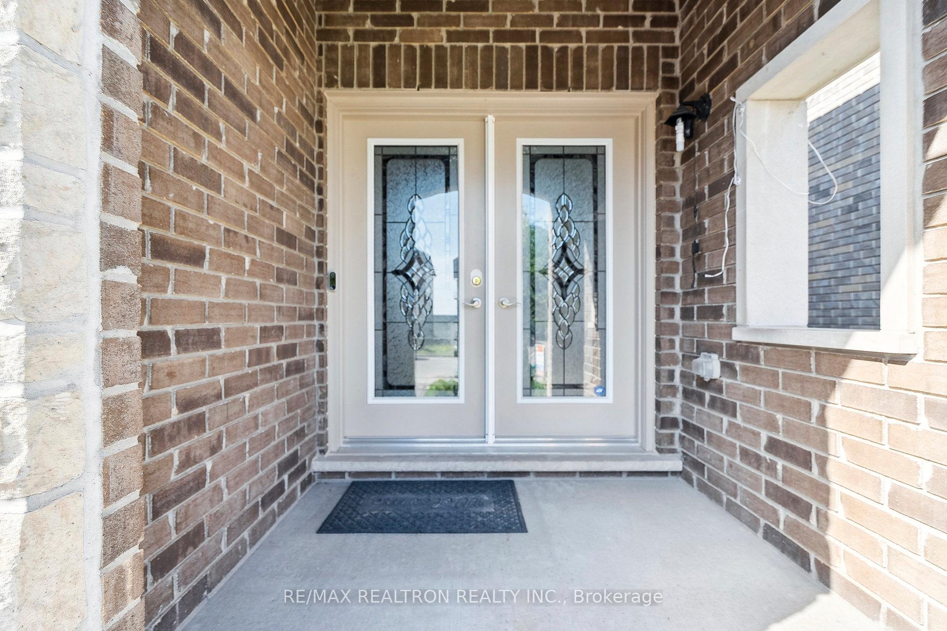 Photo 4 of 87 Whistler Street, Hamilton, Rural Glanbrook — HOMEH