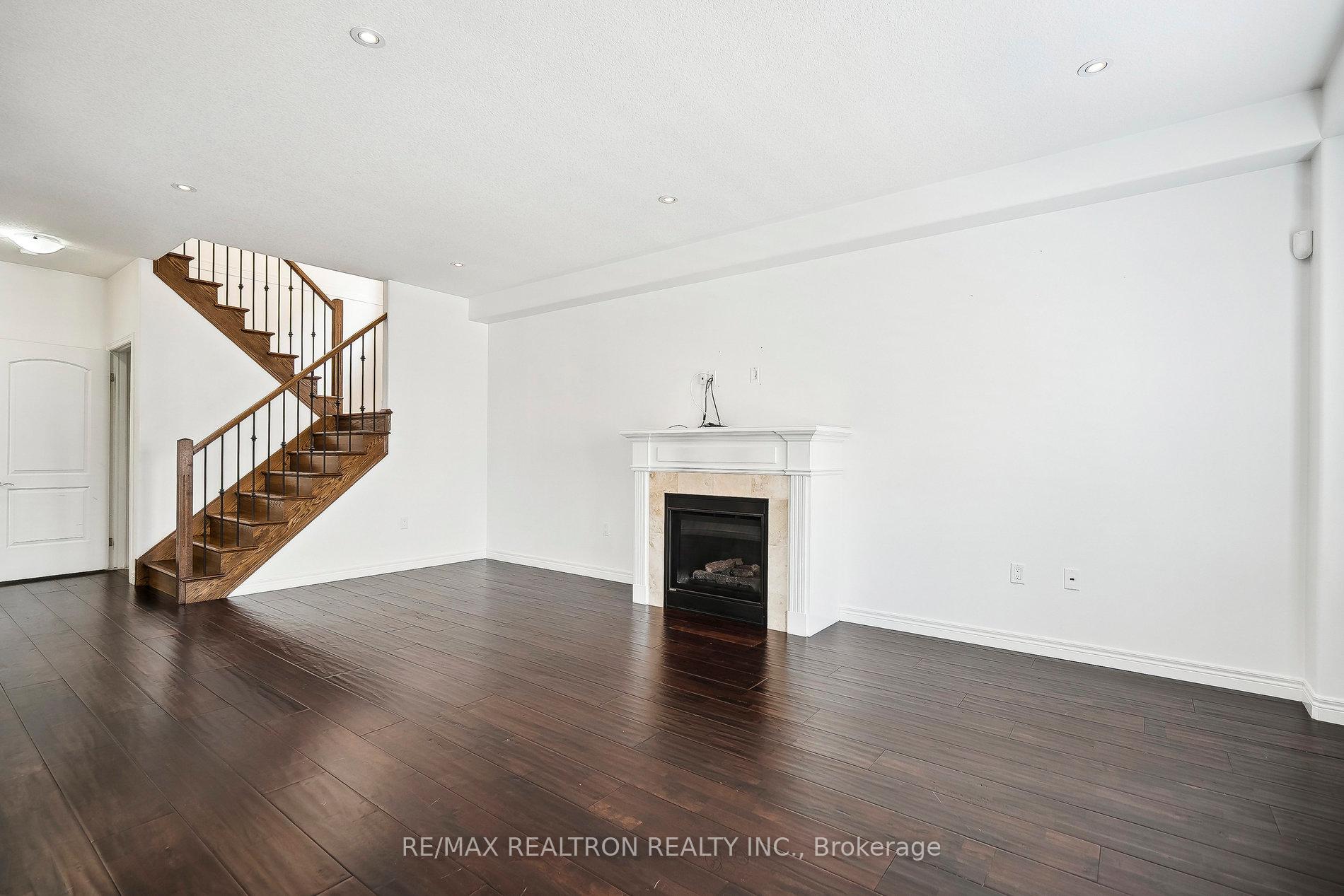 Photo 5 of 87 Whistler Street, Hamilton, Rural Glanbrook — HOMEH