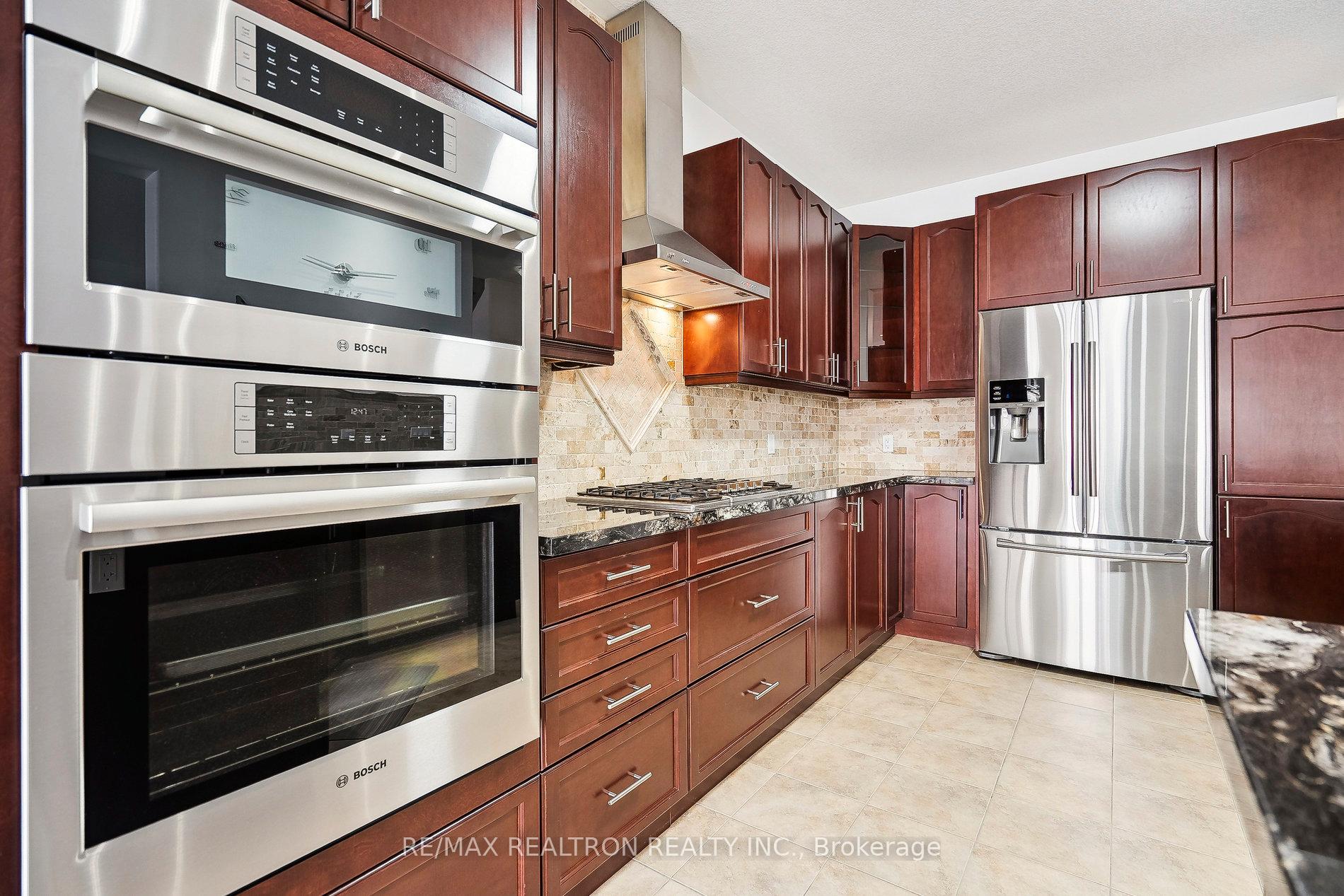 Photo 3 of 87 Whistler Street, Hamilton, Rural Glanbrook — HOMEH