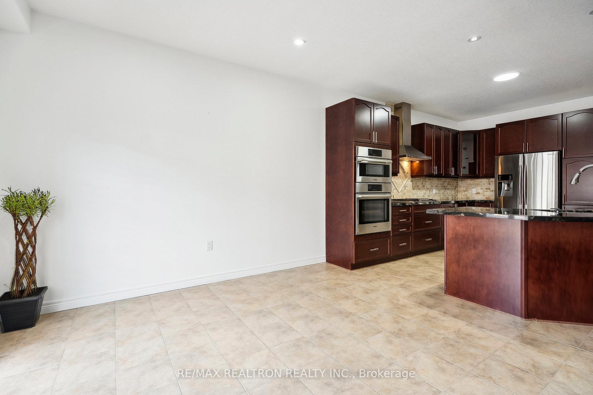 Photo 8 of 87 Whistler Street, Hamilton, Rural Glanbrook — HOMEH