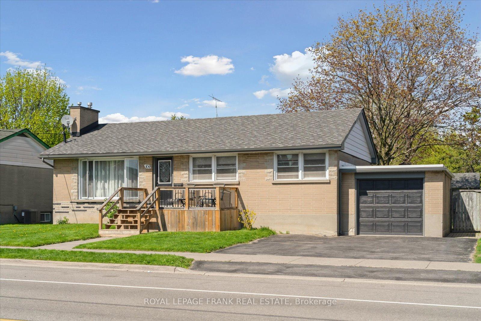 Photo 2 of 109 Ontario Street, Clarington, Bowmanville — HOMEH