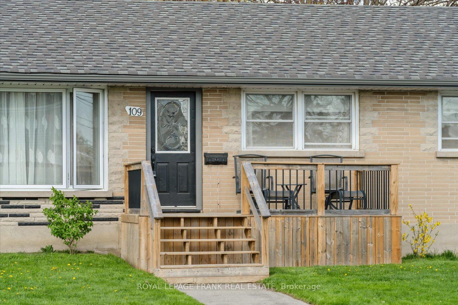 Photo 3 of 109 Ontario Street, Clarington, Bowmanville — HOMEH