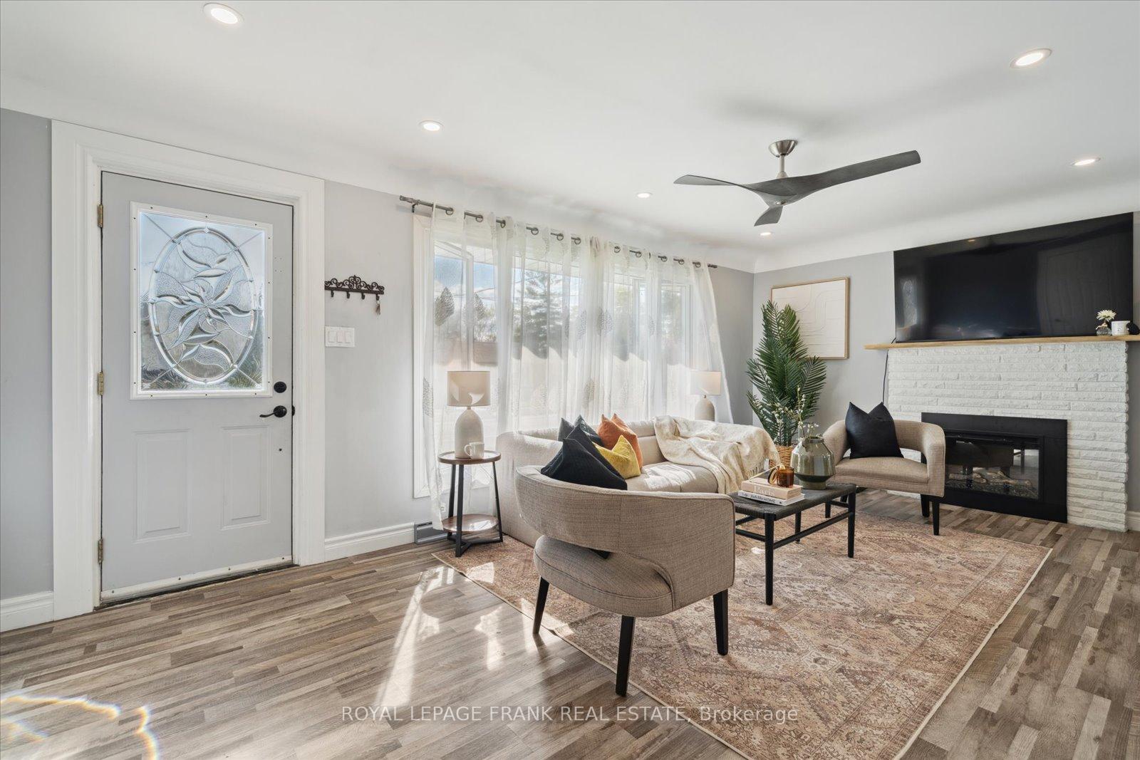 Photo 5 of 109 Ontario Street, Clarington, Bowmanville — HOMEH