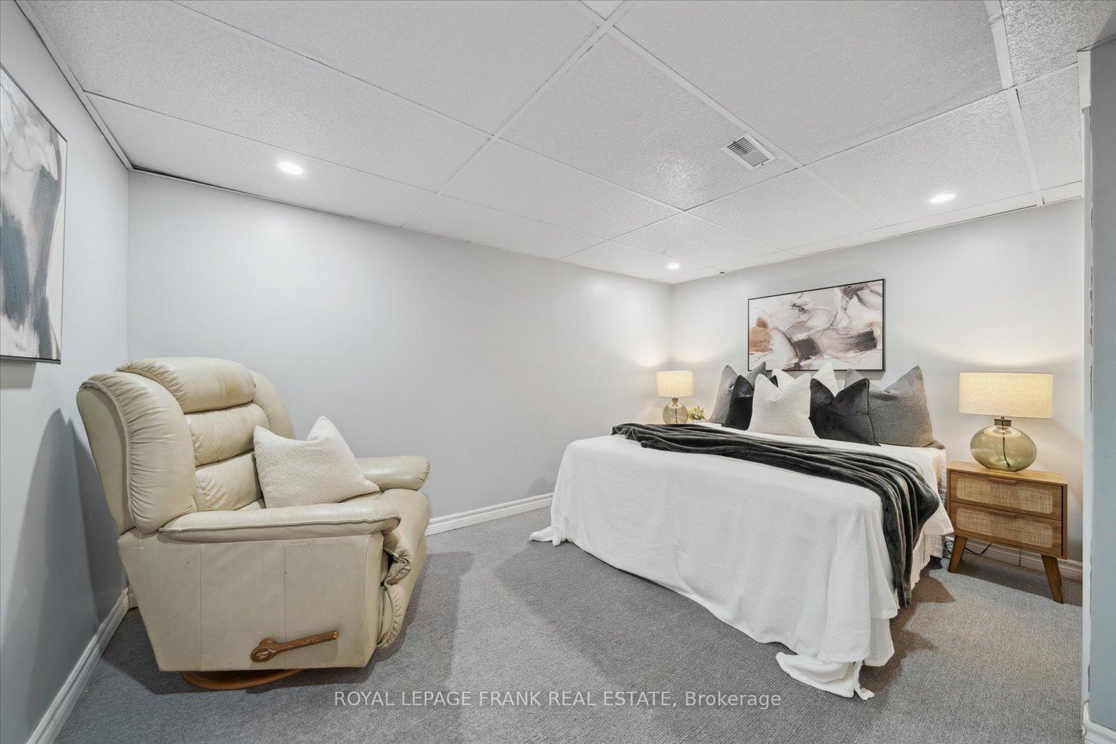 Photo 18 of 109 Ontario Street, Clarington, Bowmanville — HOMEH
