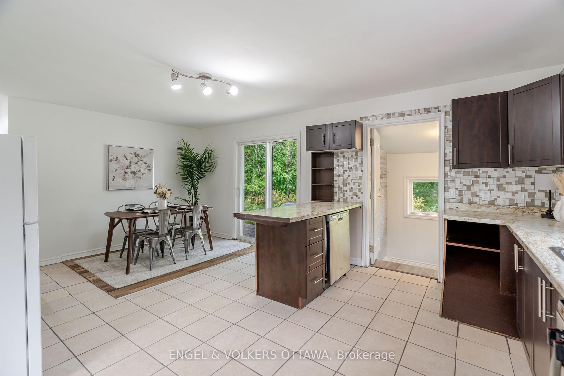 Photo 11 of 7321 Snake Island Road, Ottawa, Osgoode Twp North of Reg Rd 6 — HOMEH