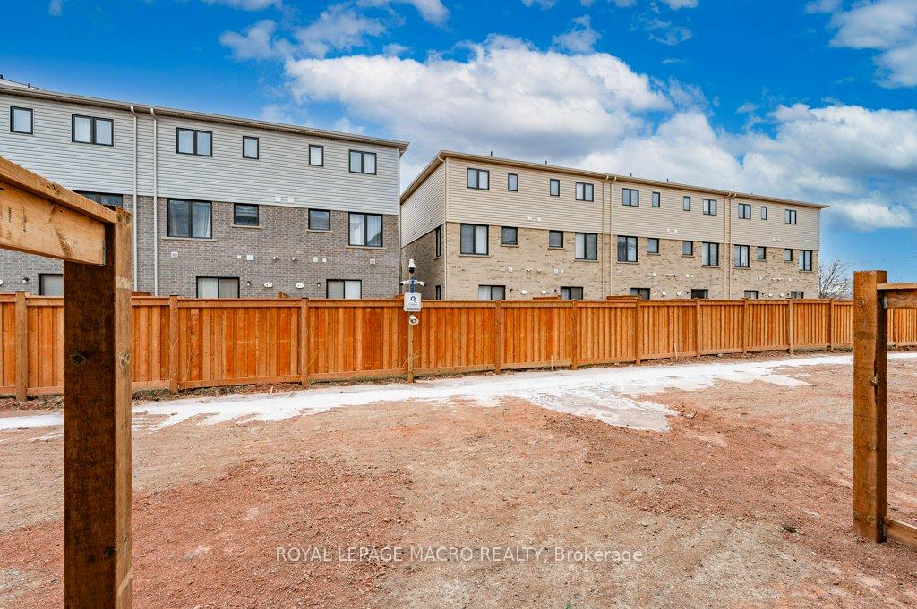 Photo 37 of 11B Bingham Road, Hamilton, McQuesten — HOMEH