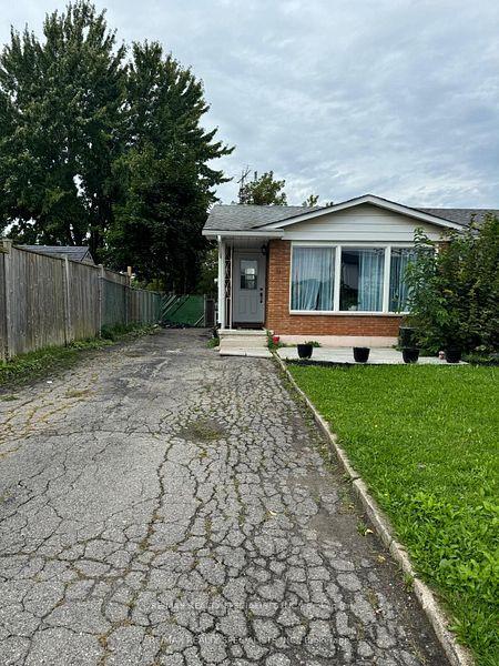 Front of 32 Canterbury Drive