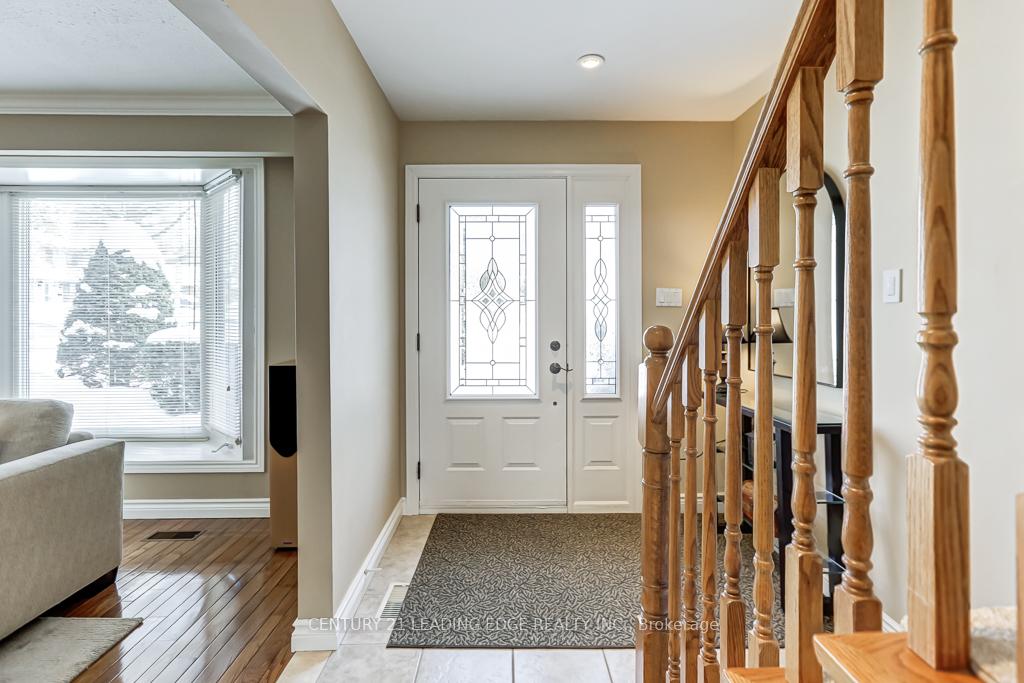 Photo 6 of 36 Walkerton Drive, Markham, Bullock — HOMEH