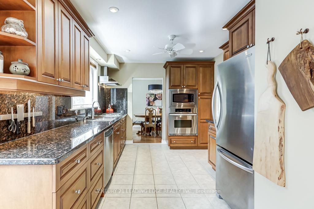 Photo 32 of 36 Walkerton Drive, Markham, Bullock — HOMEH