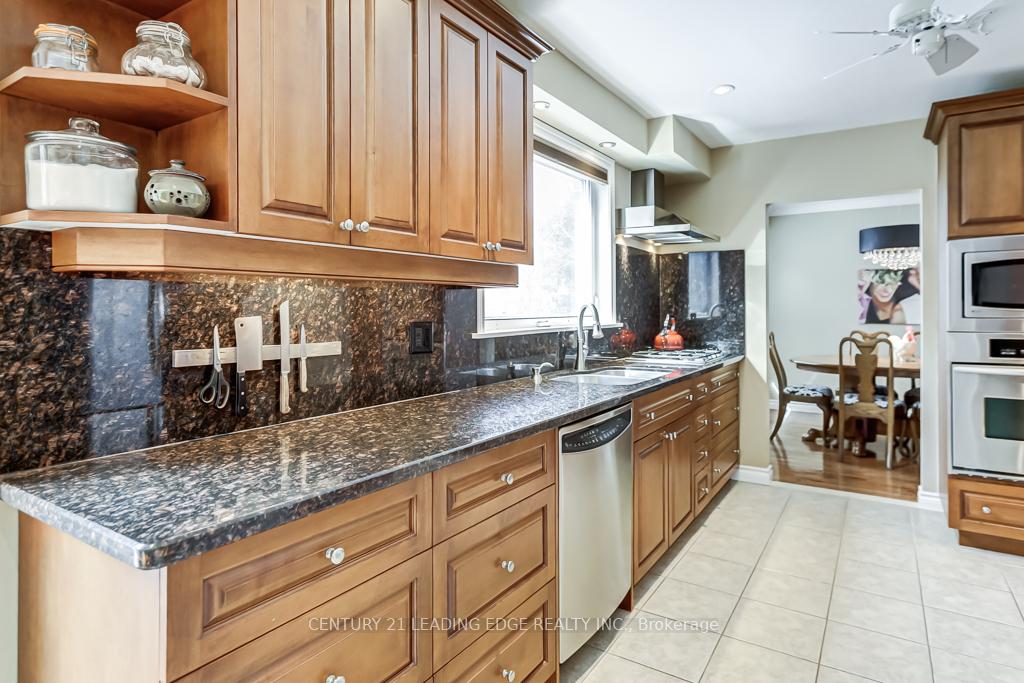Photo 13 of 36 Walkerton Drive, Markham, Bullock — HOMEH