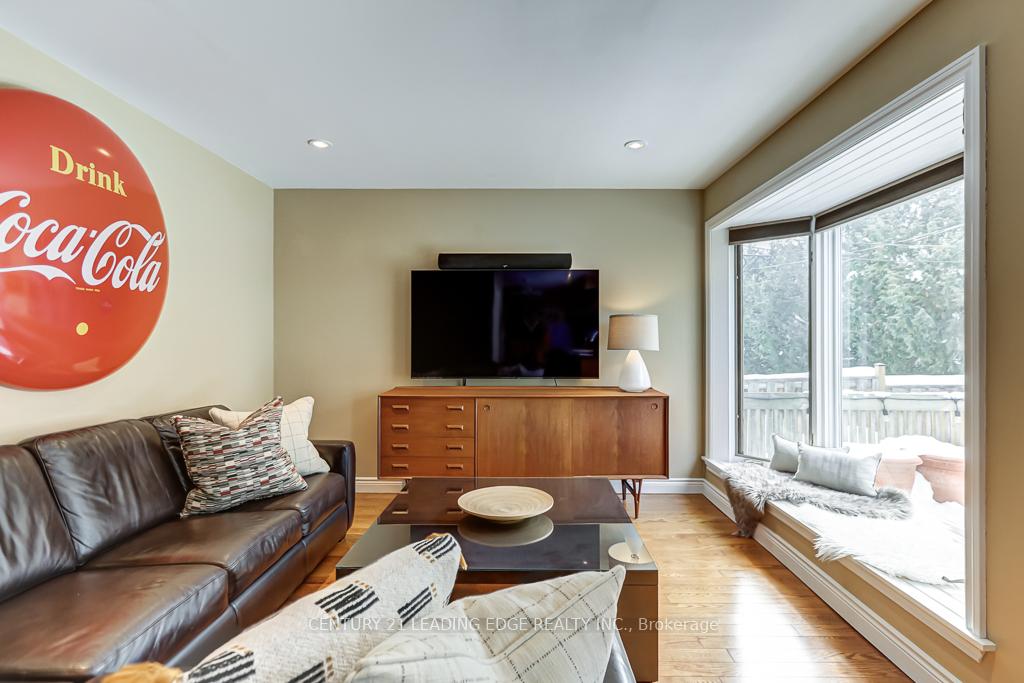 Photo 20 of 36 Walkerton Drive, Markham, Bullock — HOMEH