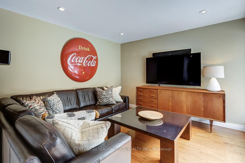 Photo 16 of 36 Walkerton Drive, Markham, Bullock — HOMEH