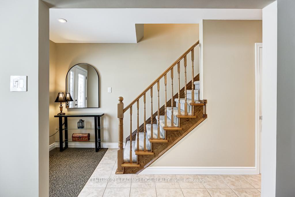 Photo 31 of 36 Walkerton Drive, Markham, Bullock — HOMEH