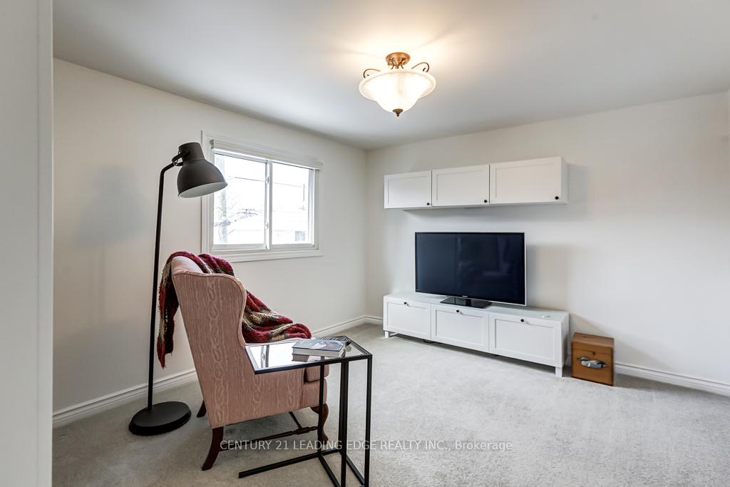 Photo 22 of 36 Walkerton Drive, Markham, Bullock — HOMEH