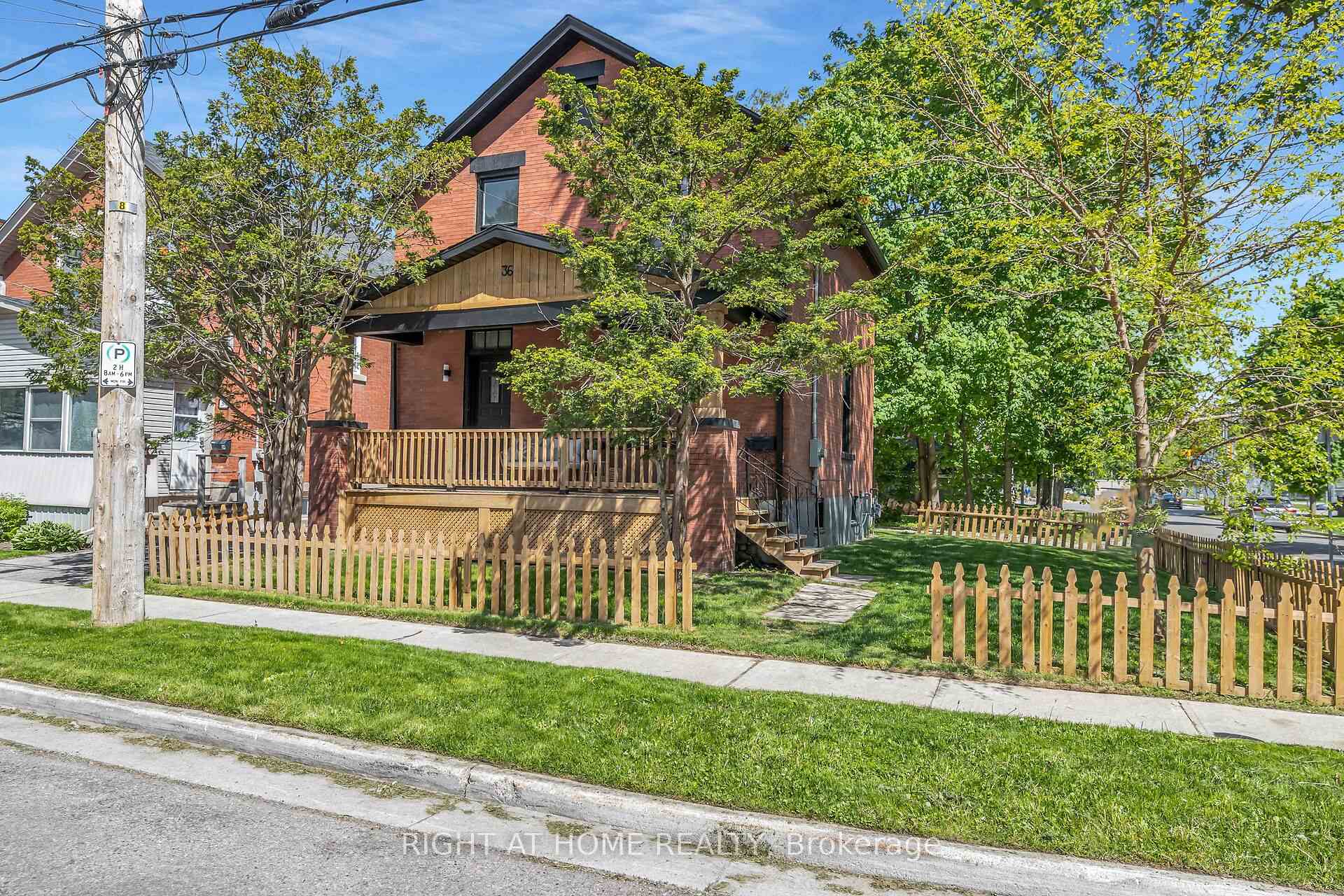 Front of 36 Surrey Street W