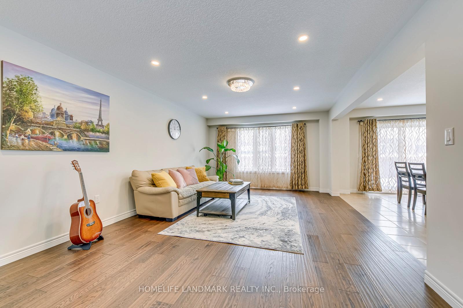 Photo 15 of 206 Bellagio Avenue, Hamilton, Hannon — HOMEH