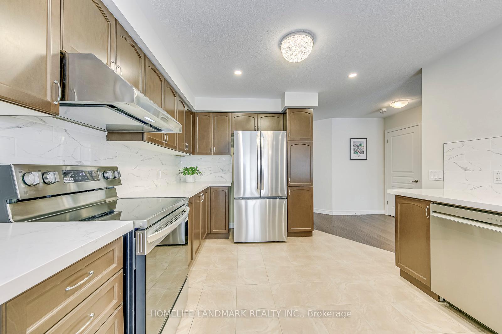 Photo 16 of 206 Bellagio Avenue, Hamilton, Hannon — HOMEH