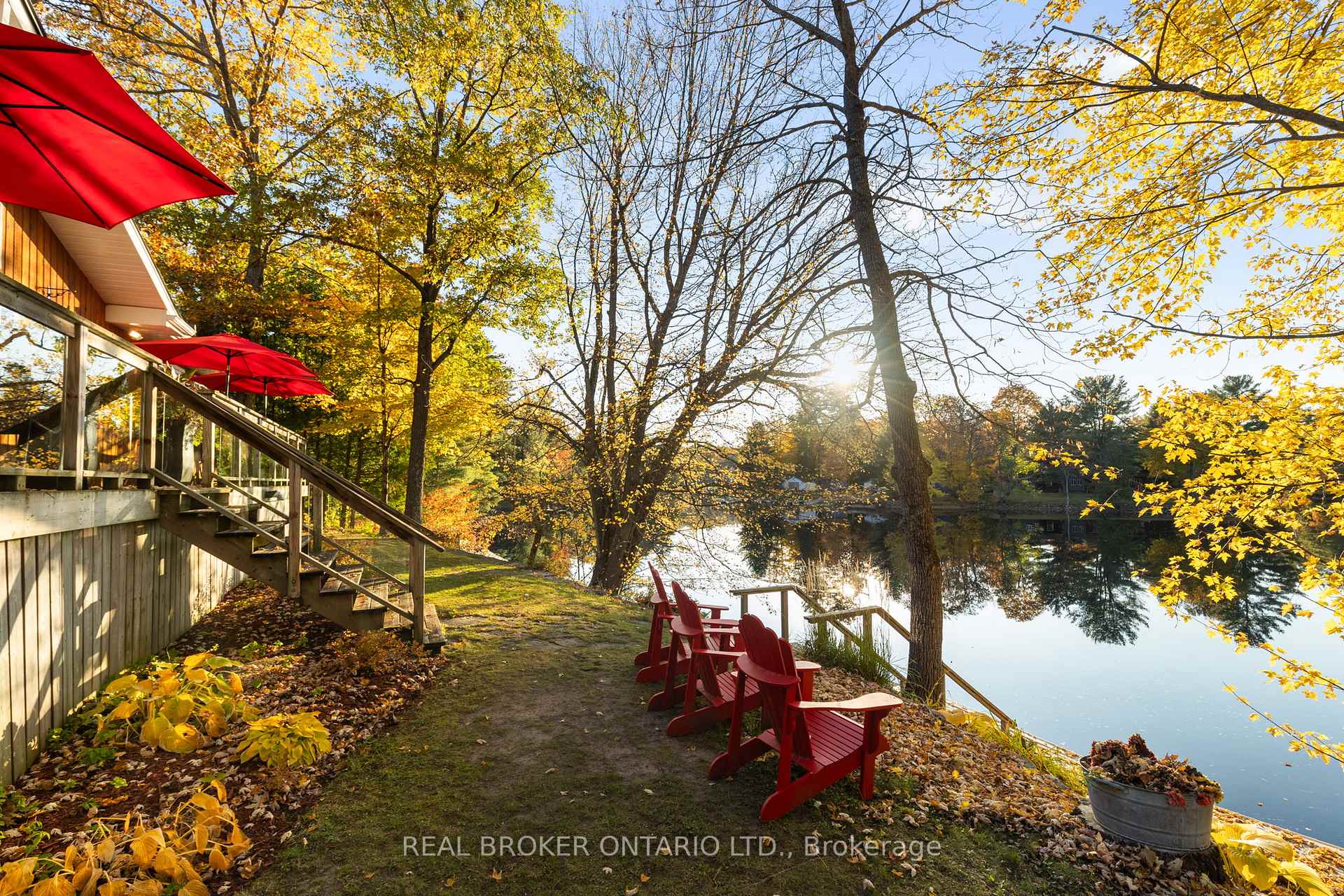 Photo 4 of 1093 Laidlaw Avenue, Gravenhurst, Morrison — HOMEH