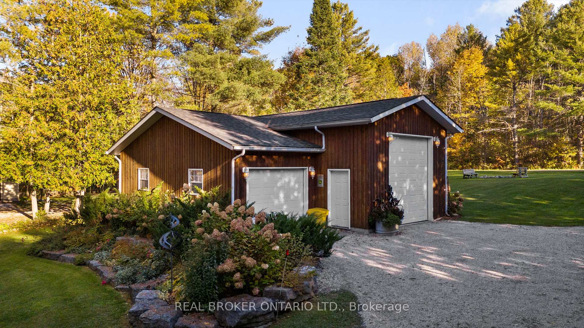 Photo 8 of 1093 Laidlaw Avenue, Gravenhurst, Morrison — HOMEH