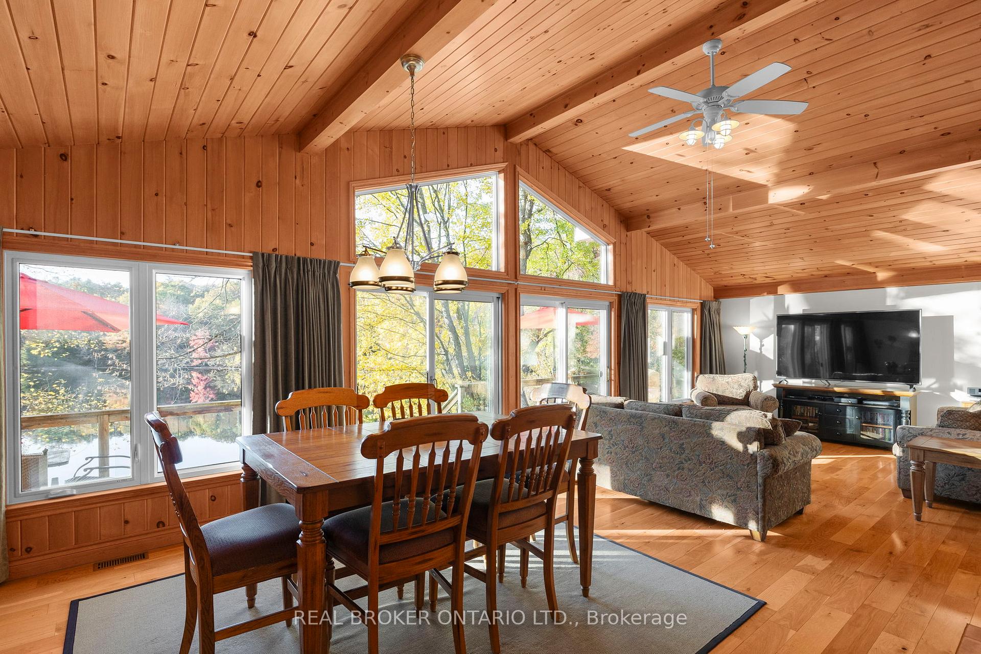 Photo 11 of 1093 Laidlaw Avenue, Gravenhurst, Morrison — HOMEH