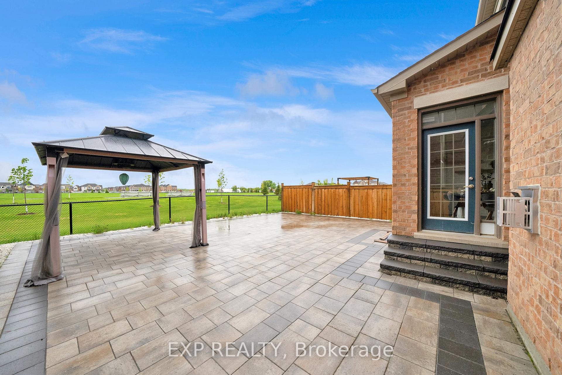 Photo 3 of 95 Maskell Crescent, Whitby, Rural Whitby — HOMEH