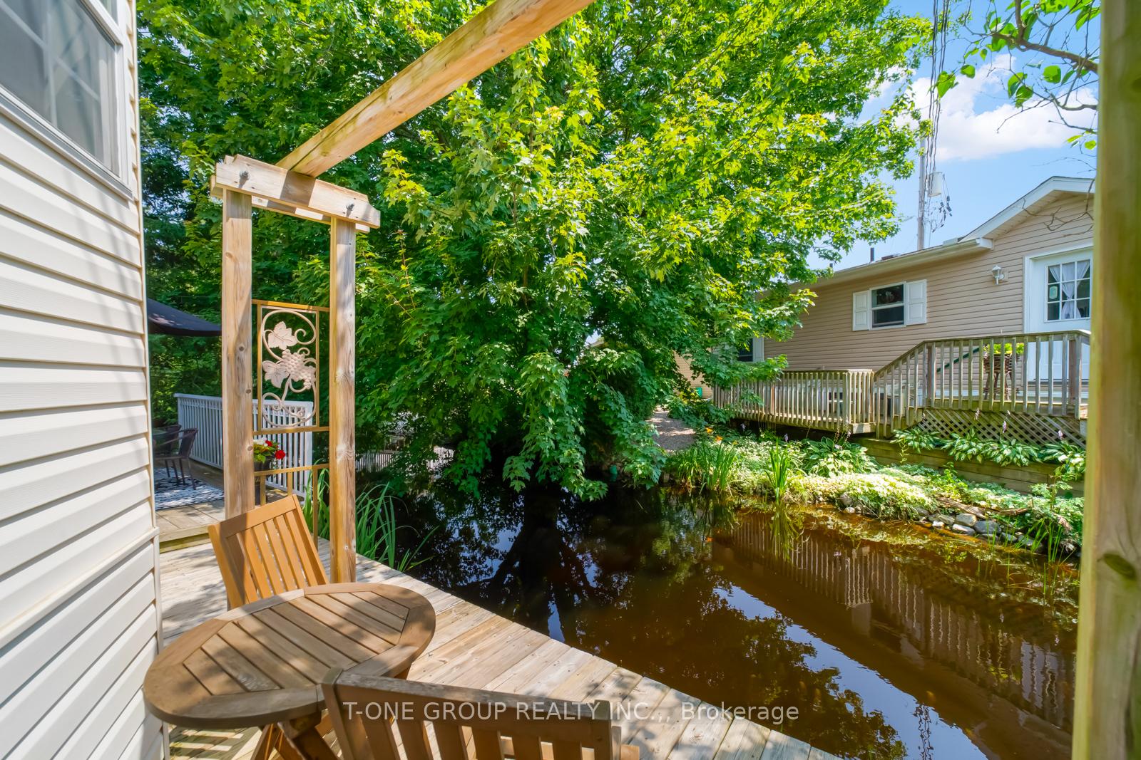 Photo 13 of 6 Golden Pond Road, Puslinch, Rural Puslinch East — HOMEH