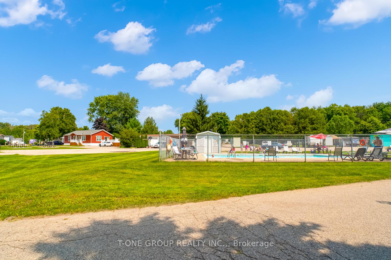 Photo 22 of 6 Golden Pond Road, Puslinch, Rural Puslinch East — HOMEH