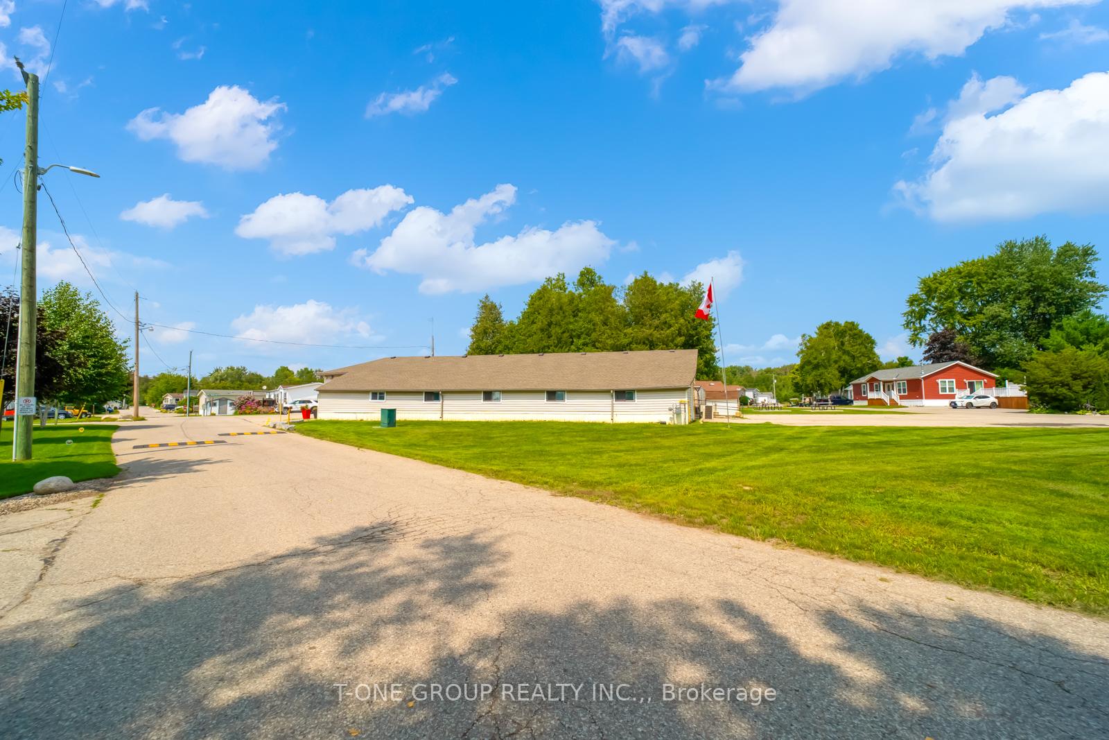 Photo 17 of 6 Golden Pond Road, Puslinch, Rural Puslinch East — HOMEH