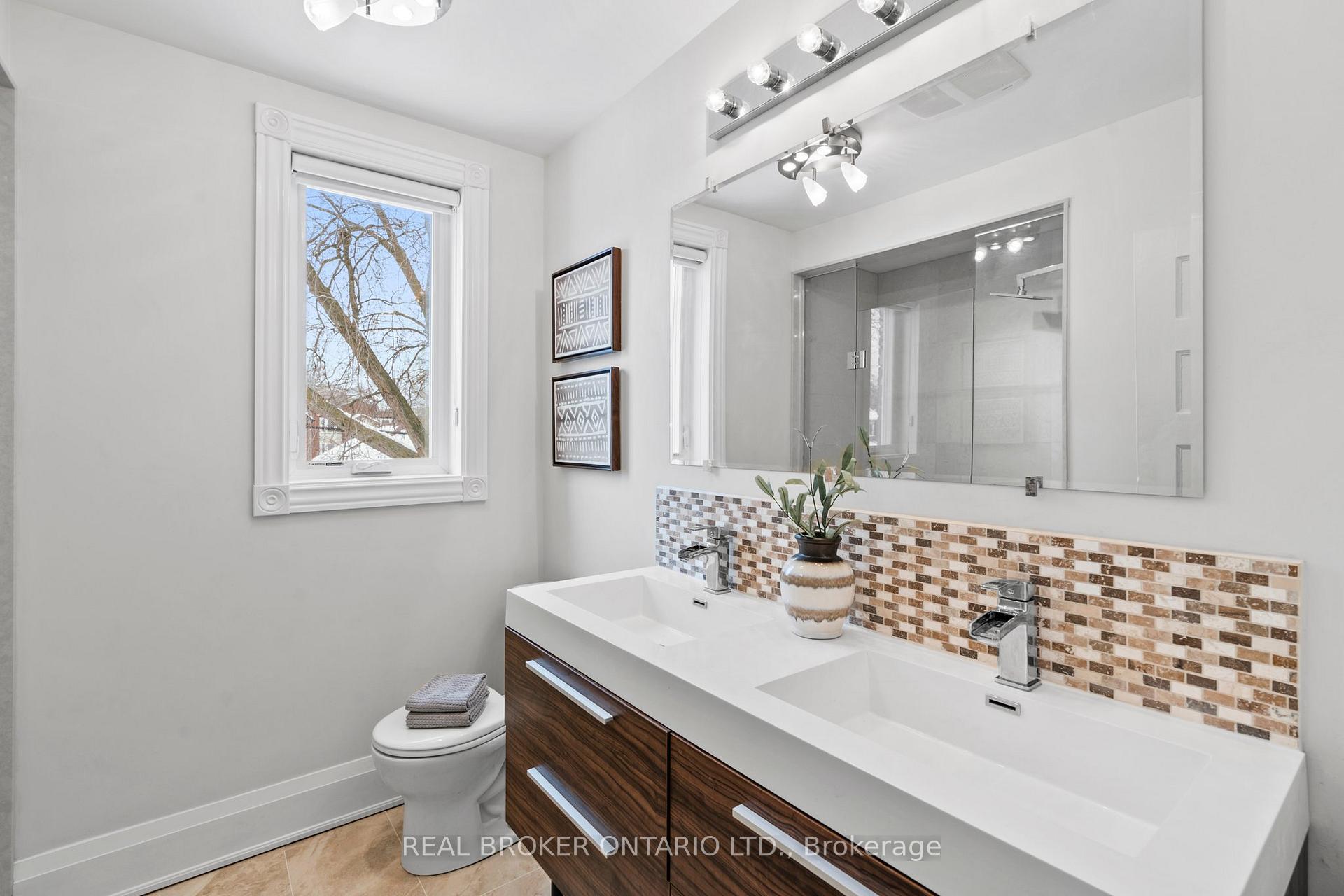 Photo 10 of 32 Monarch Park Avenue, Toronto, Greenwood-Coxwell — HOMEH