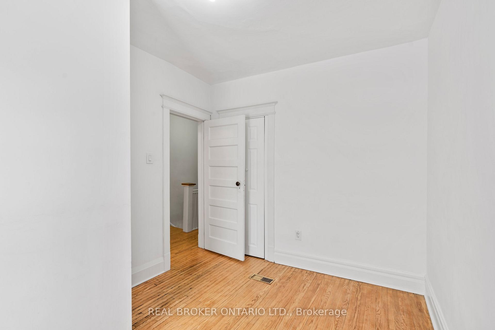 Photo 11 of 32 Monarch Park Avenue, Toronto, Greenwood-Coxwell — HOMEH