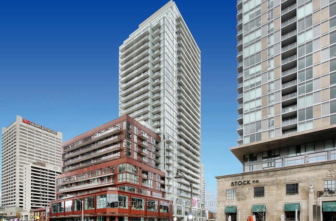Front of Unit 1512, 33 Helendale Avenue