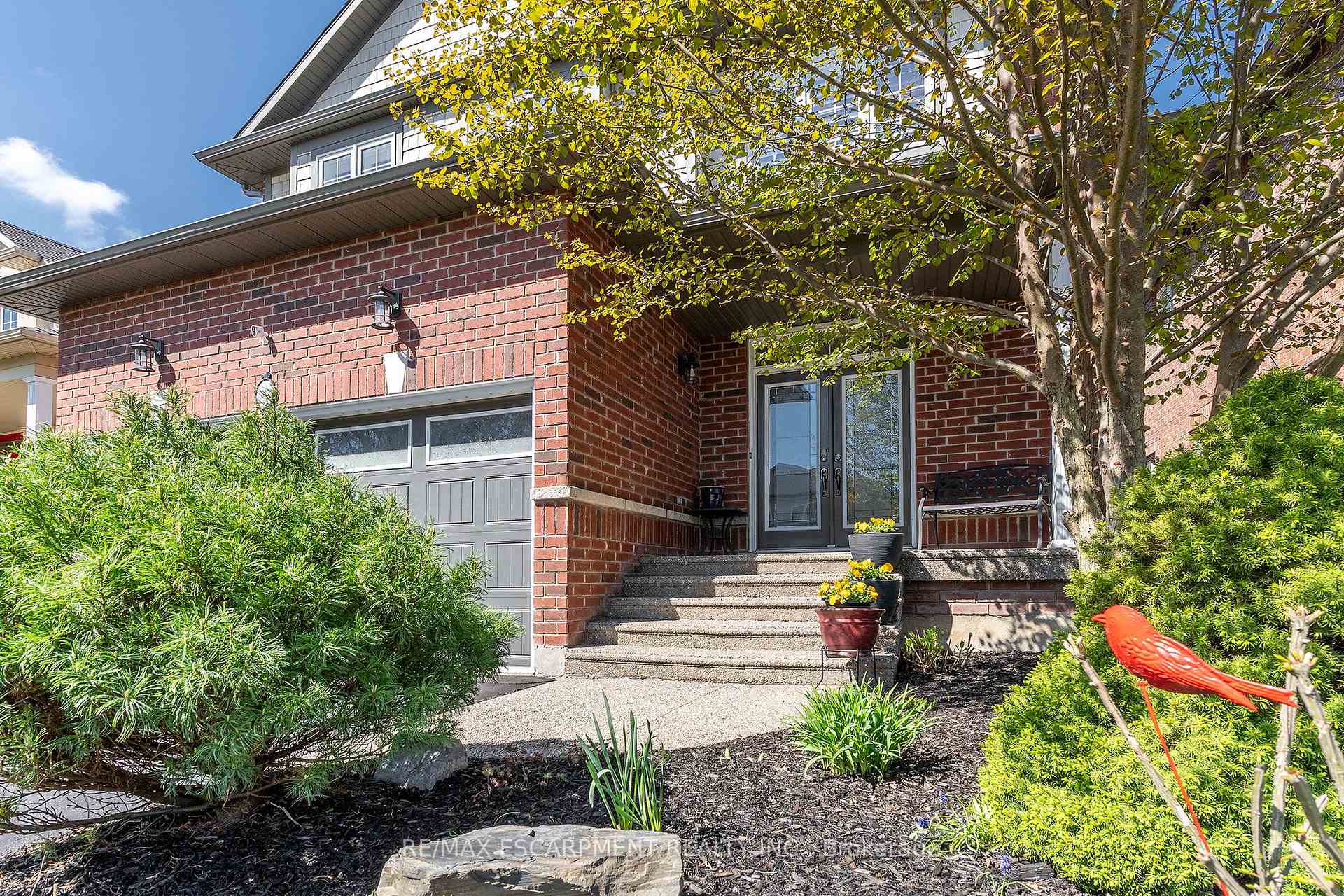 Photo 15 of 537 Valridge Drive, Hamilton, Parkview — HOMEH