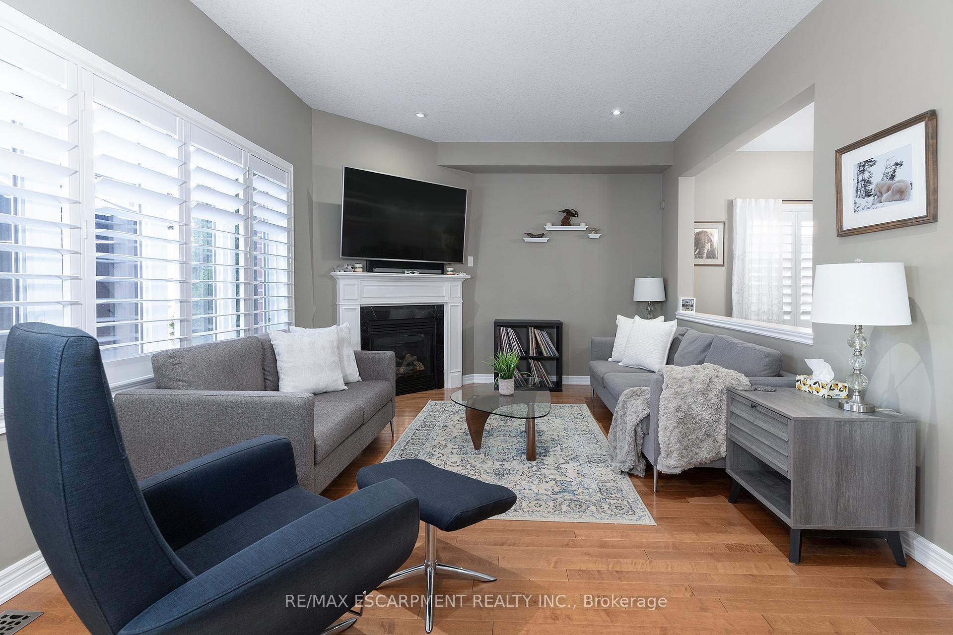 Photo 11 of 537 Valridge Drive, Hamilton, Parkview — HOMEH