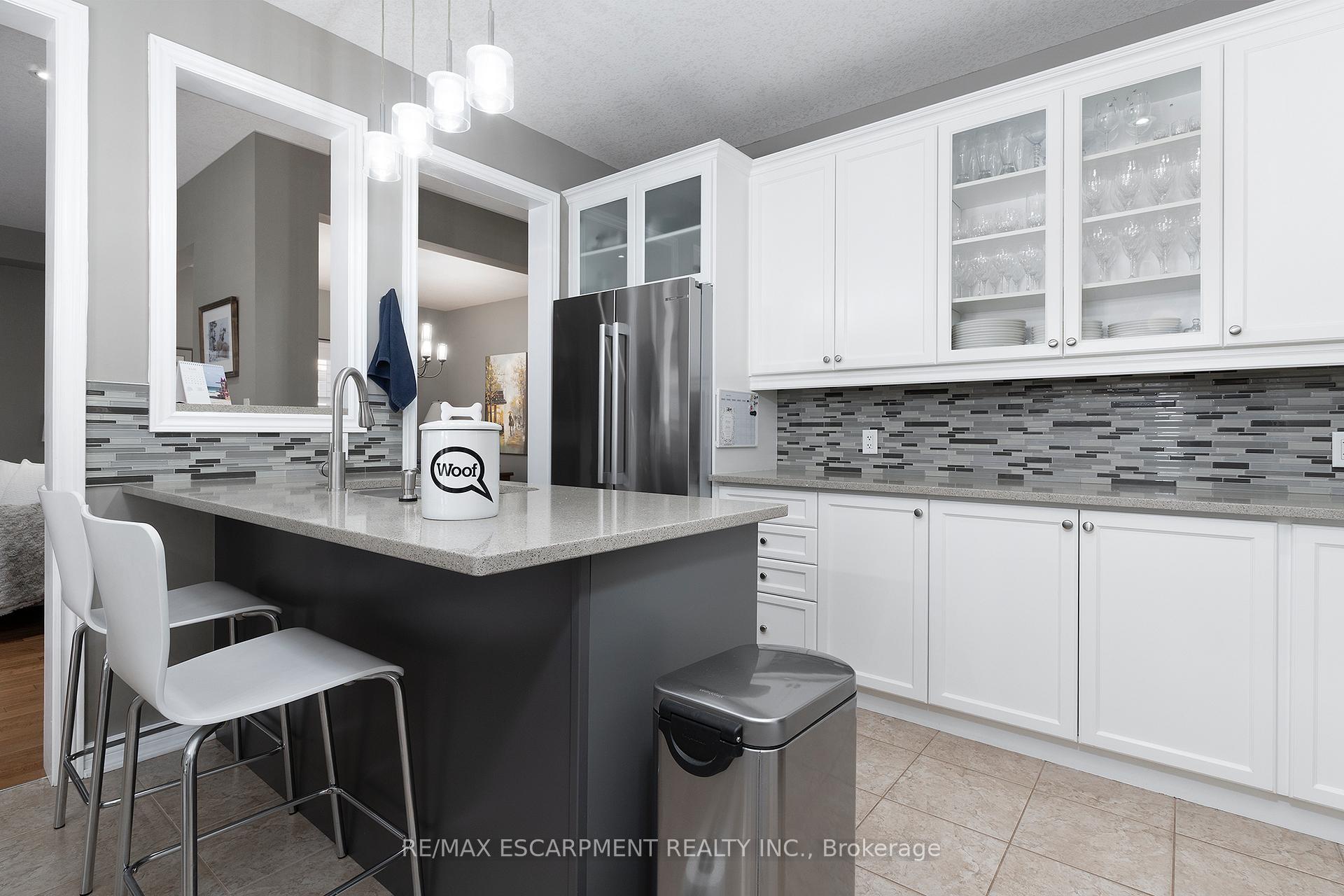 Photo 21 of 537 Valridge Drive, Hamilton, Parkview — HOMEH