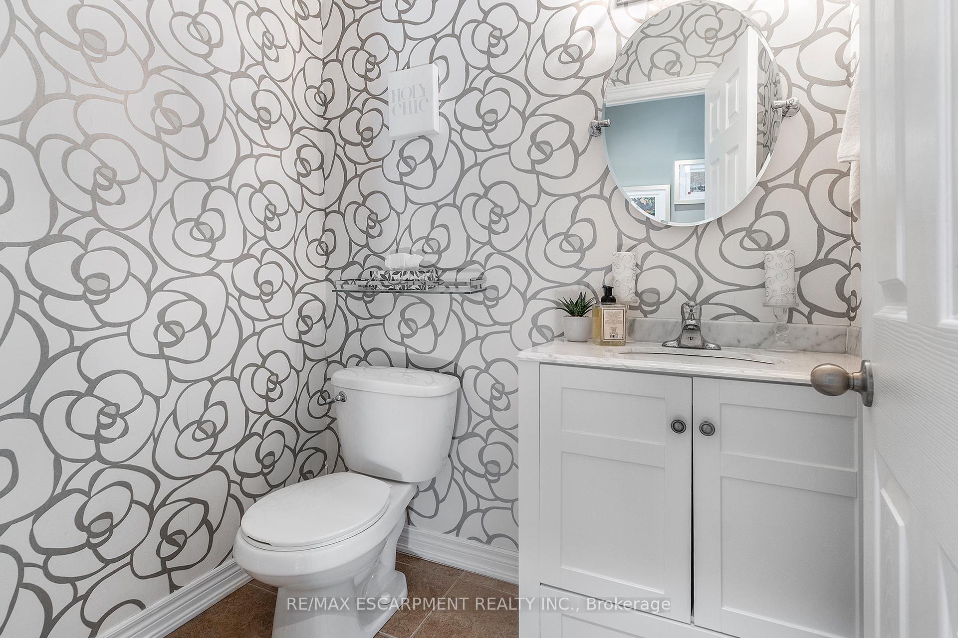 Photo 16 of 537 Valridge Drive, Hamilton, Parkview — HOMEH