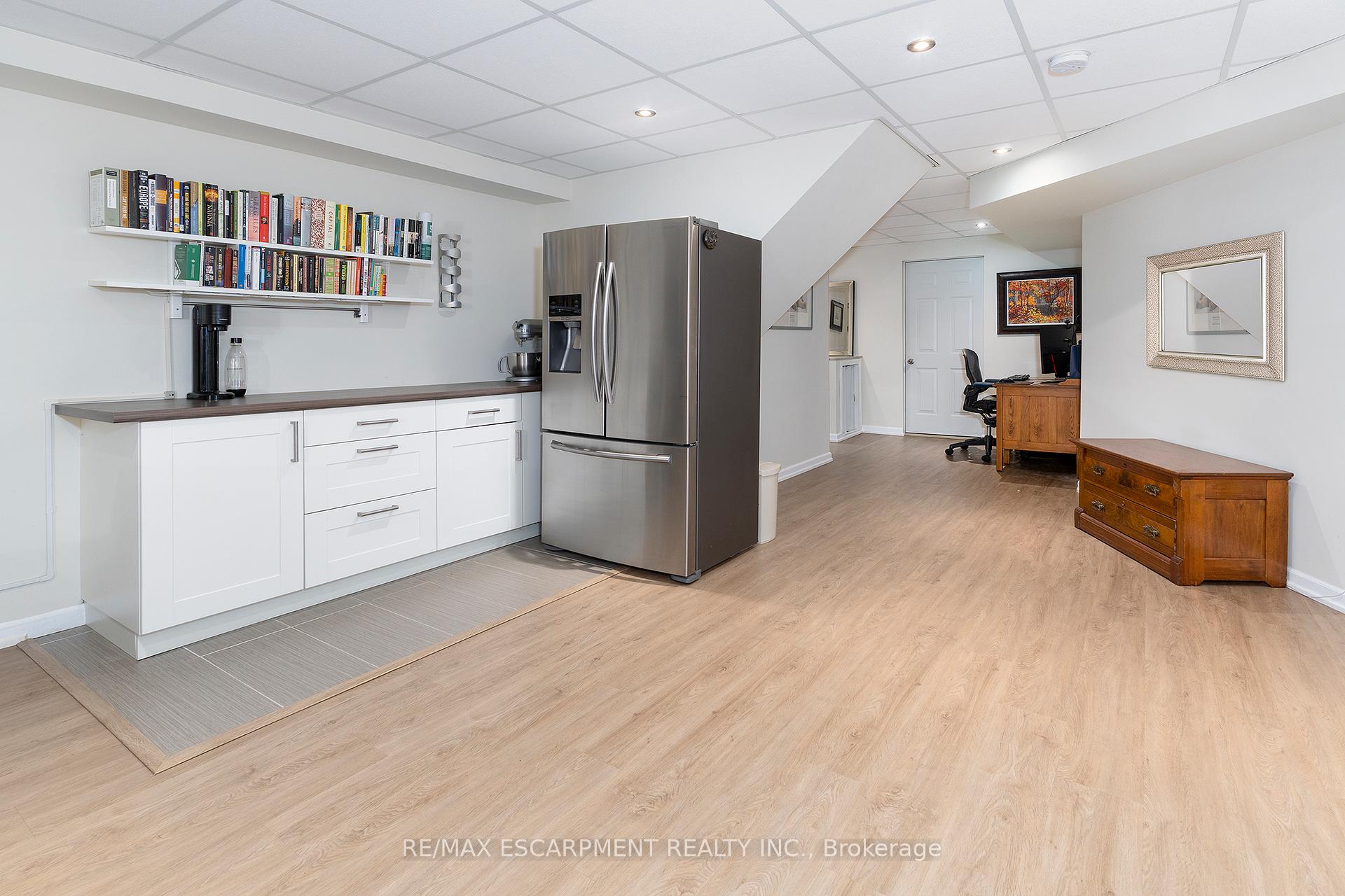 Photo 24 of 537 Valridge Drive, Hamilton, Parkview — HOMEH