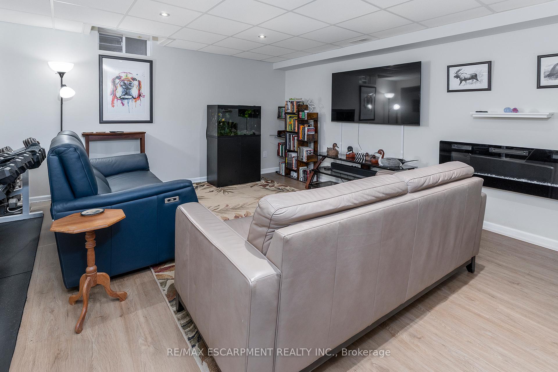 Photo 26 of 537 Valridge Drive, Hamilton, Parkview — HOMEH