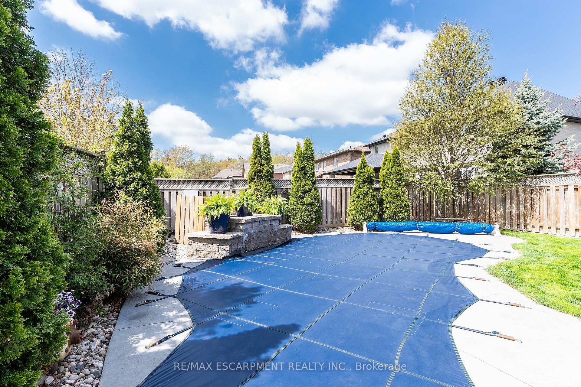 Photo 22 of 537 Valridge Drive, Hamilton, Parkview — HOMEH