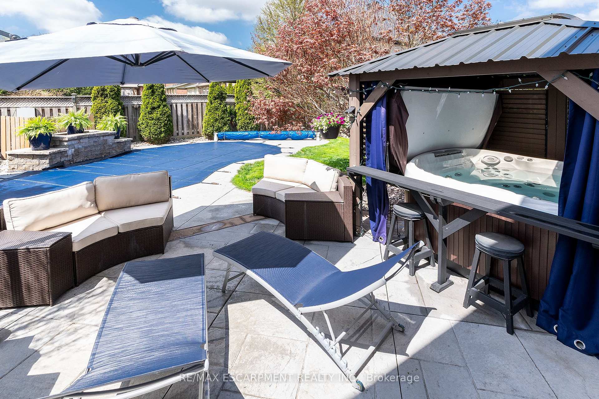 Photo 34 of 537 Valridge Drive, Hamilton, Parkview — HOMEH