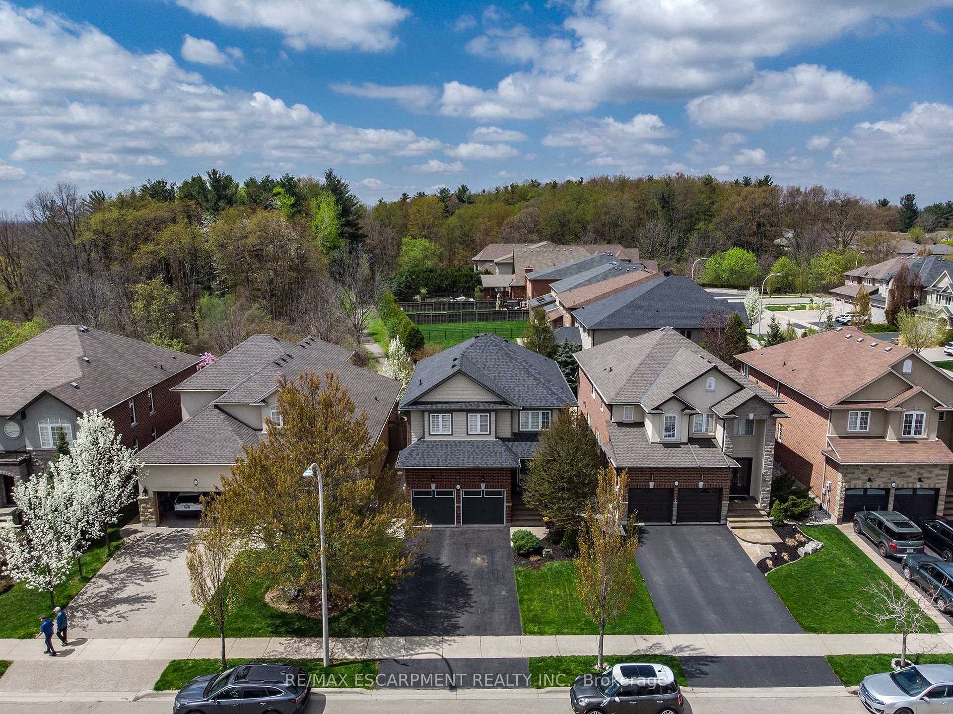 Photo 33 of 537 Valridge Drive, Hamilton, Parkview — HOMEH