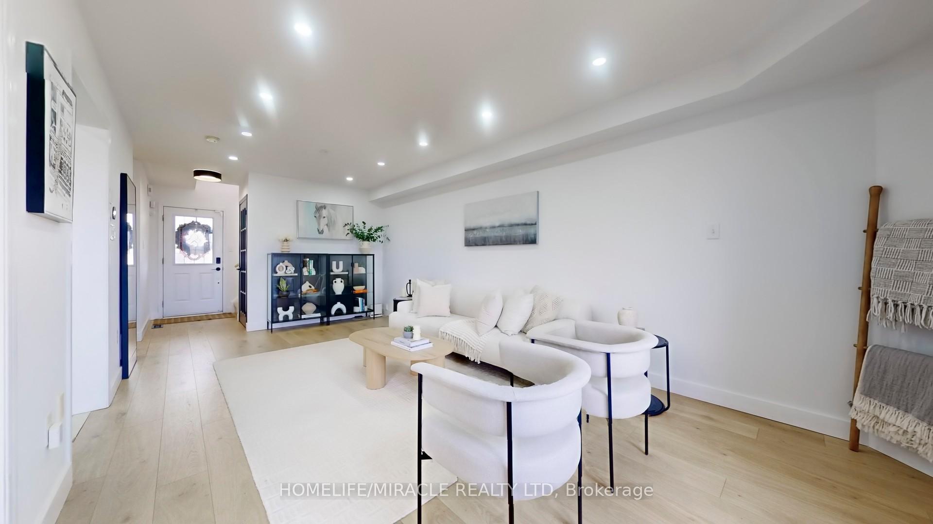 Photo 4 of 39 Eldad Drive, Clarington, Bowmanville — HOMEH
